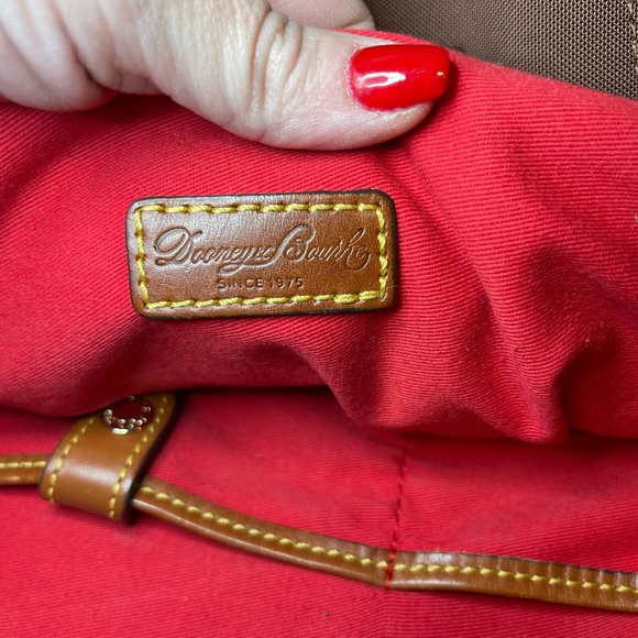 Dooney and Bourke shoulder bag - Picture 10 of 10